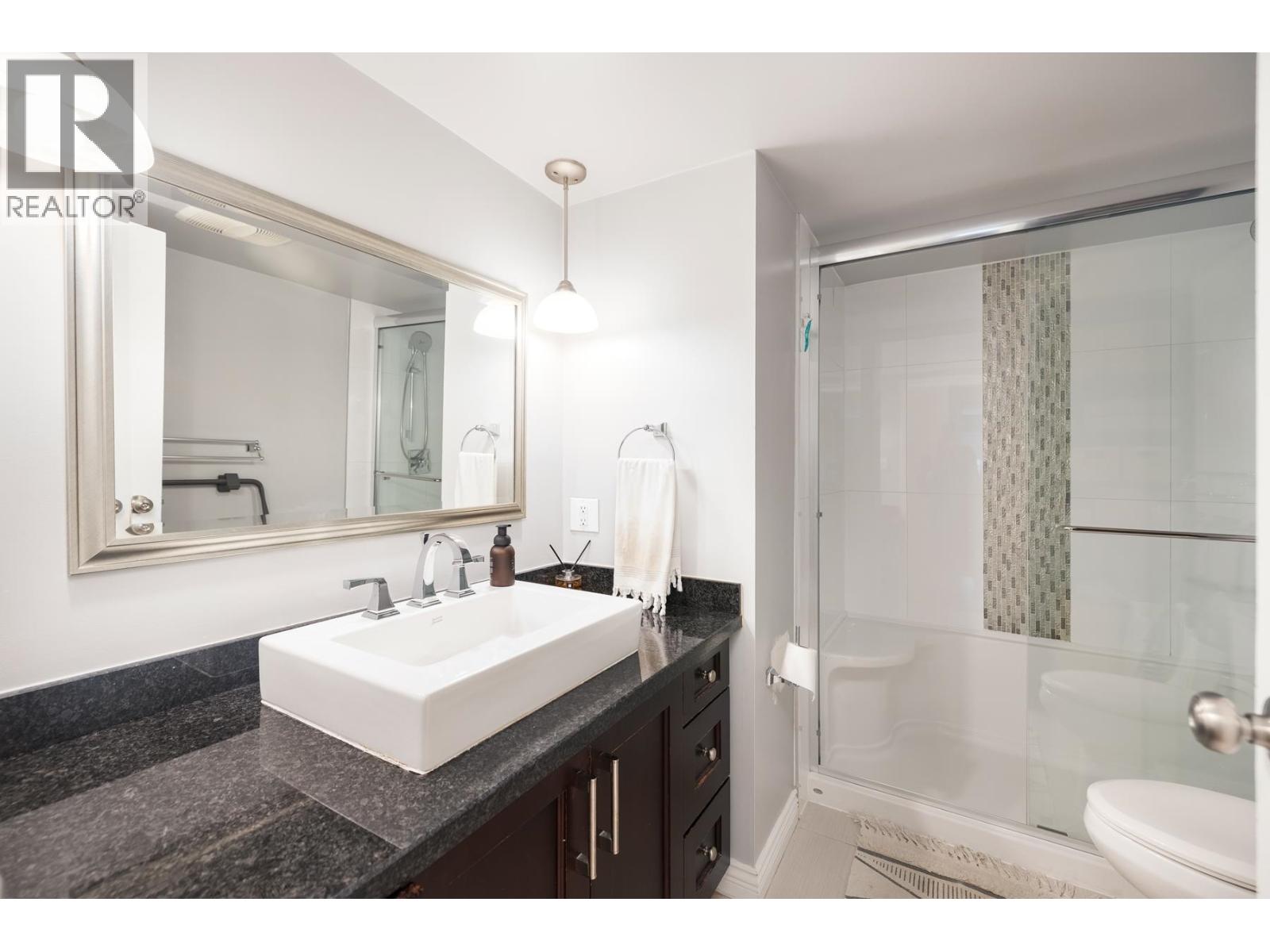 Photo 19 of 301 1235 W 15th Avenue, Vancouver BC