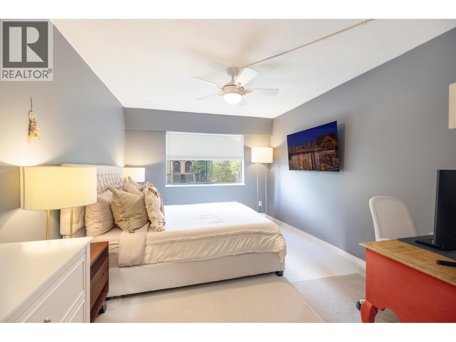 Photo 15 of 301 1235 W 15th Avenue, Vancouver BC
