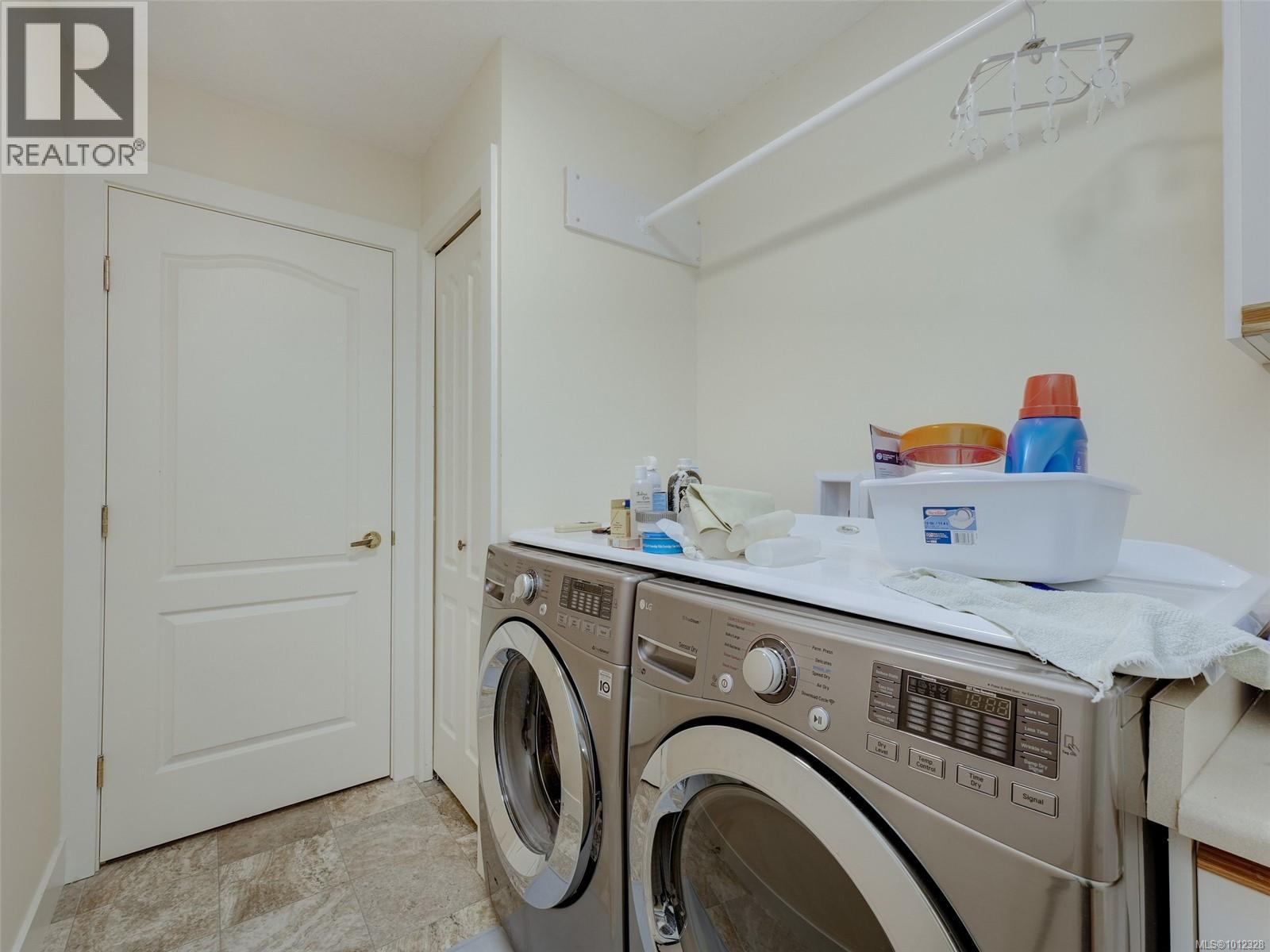 Photo 25 of 44 4318 Emily Carr Dr, Saanich BC