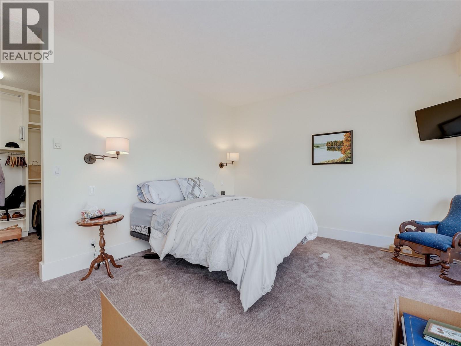 Photo 13 of 44 4318 Emily Carr Dr, Saanich BC