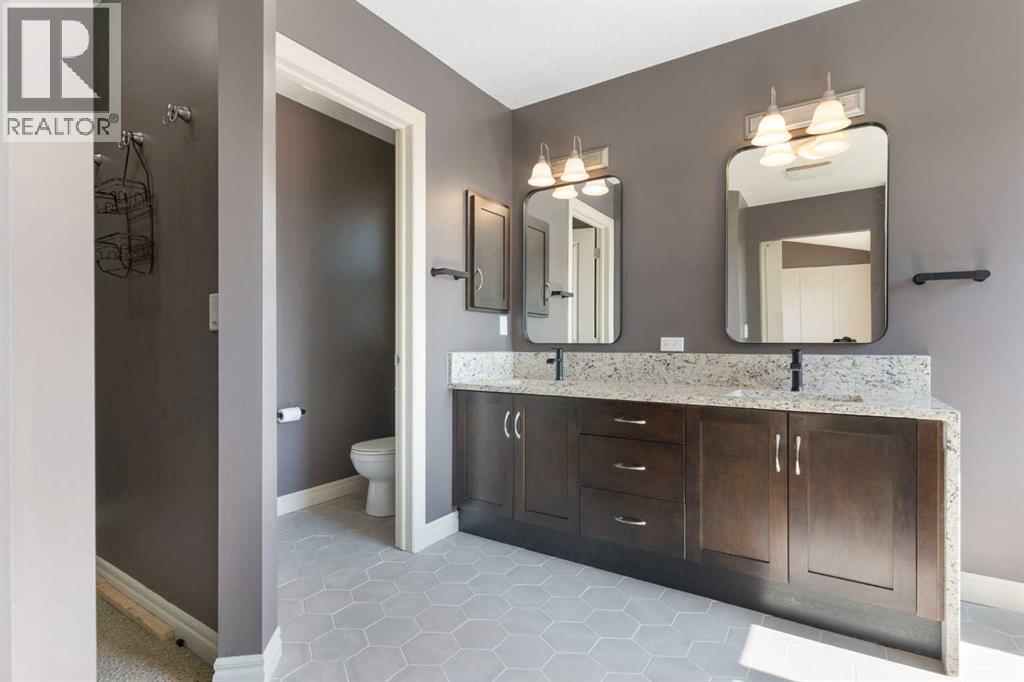 Photo 17 of 64 Sage Berry Road Nw, Calgary AB