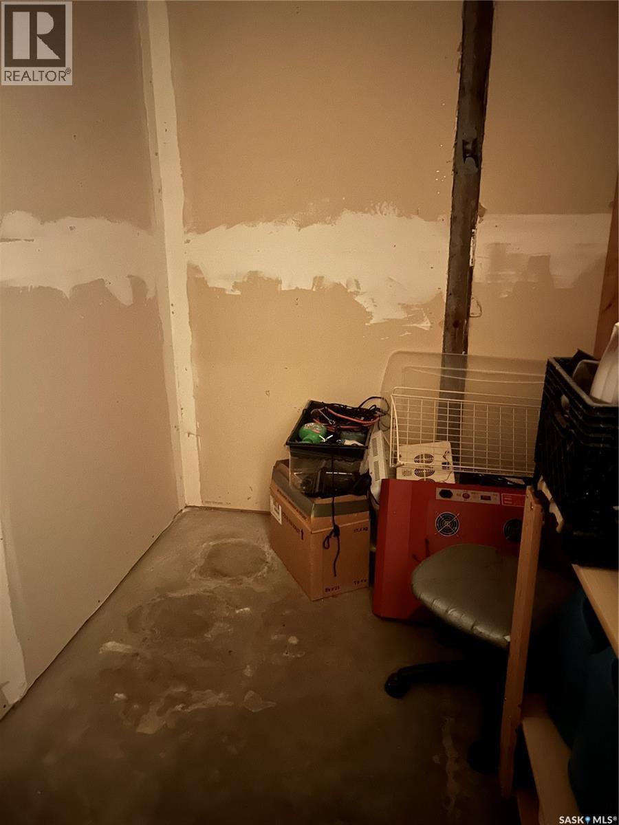 325 White STREET — photo 28