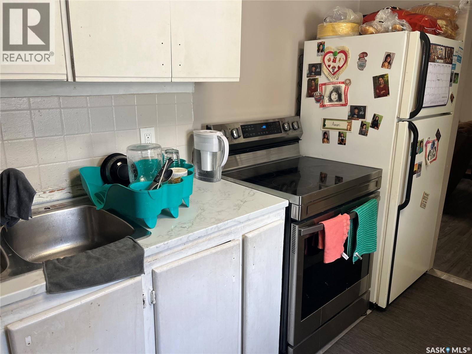Photo 13 of 1447 Robinson Street, Regina SK