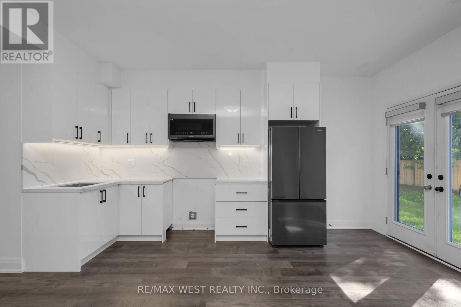 Photo 19 of 29 Direzze Court, Richmond Hill ON