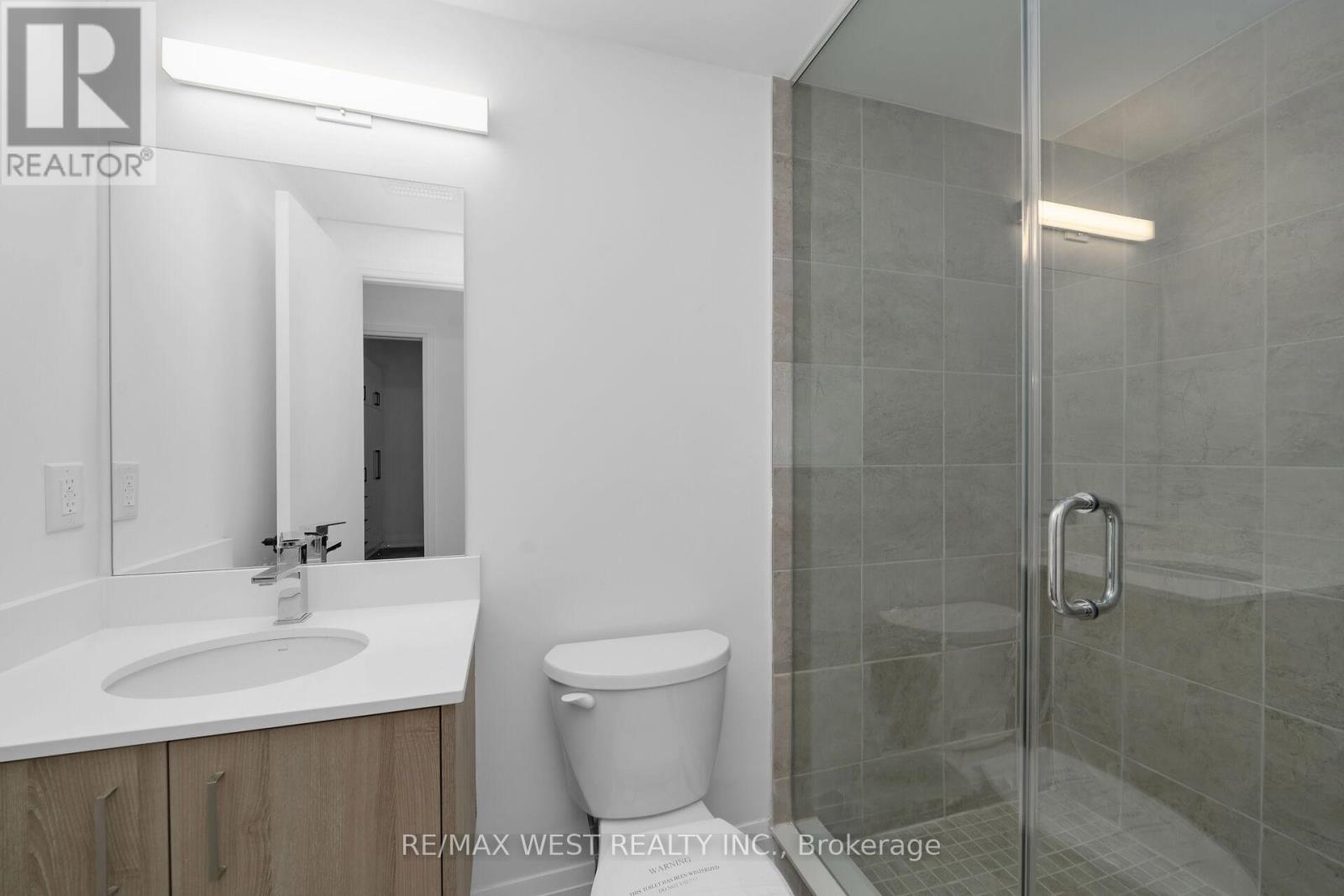 Photo 21 of 29 Direzze Court, Richmond Hill ON