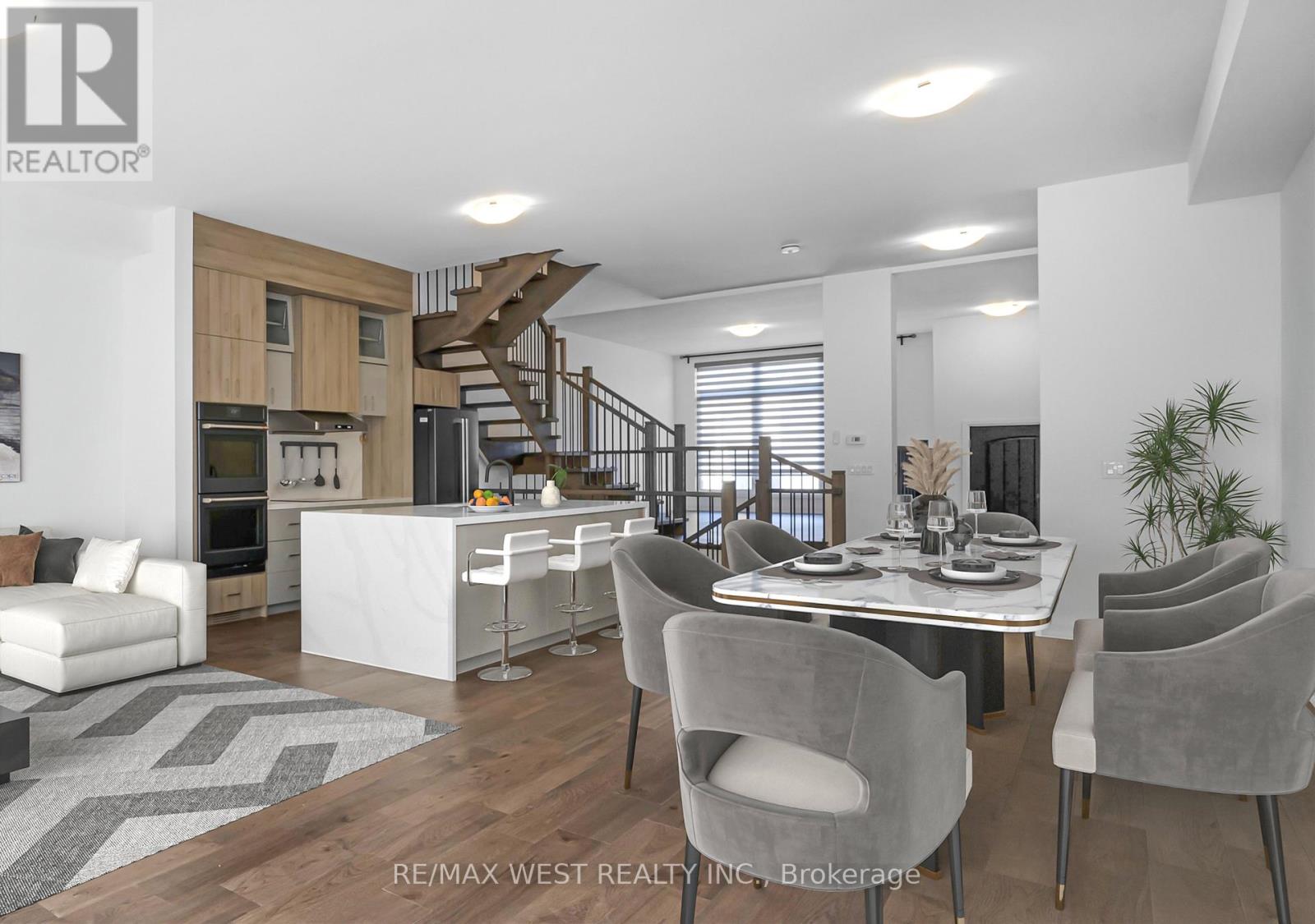 Photo 8 of 29 Direzze Court, Richmond Hill ON