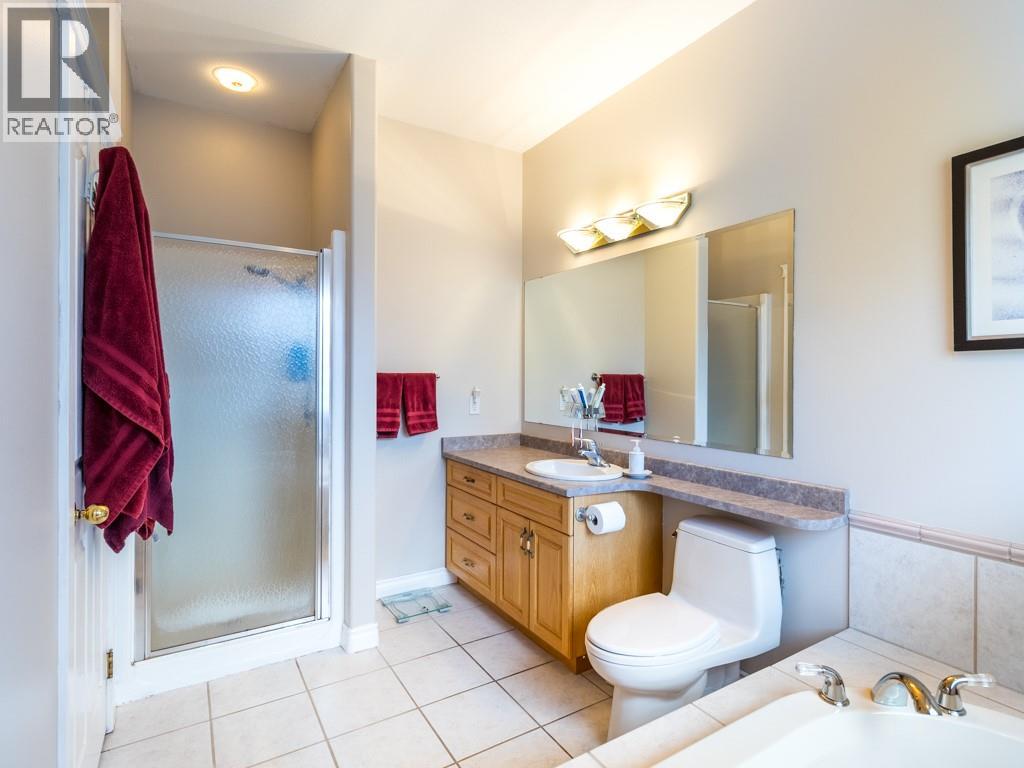Photo 16 of 2600 Fairway Place, Blind Bay BC