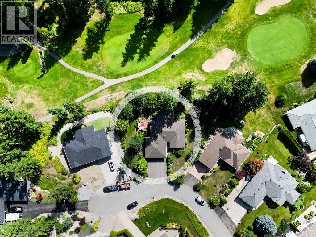 Photo 3 of 2600 Fairway Place, Blind Bay BC