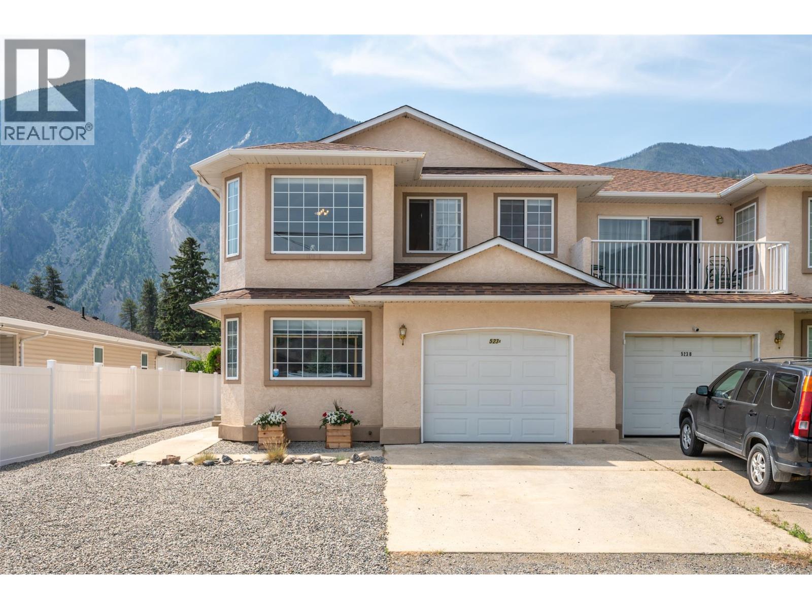 #2-523 10th Avenue, Keremeos