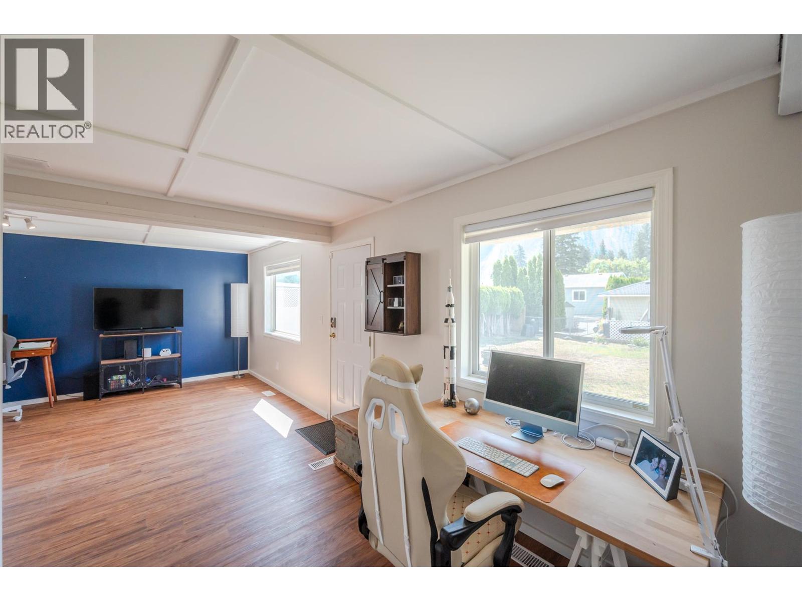 523 10th Avenue Unit# 2, Keremeos