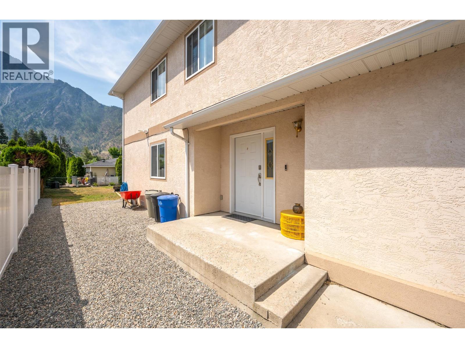 523 10th Avenue Unit# 2, Keremeos