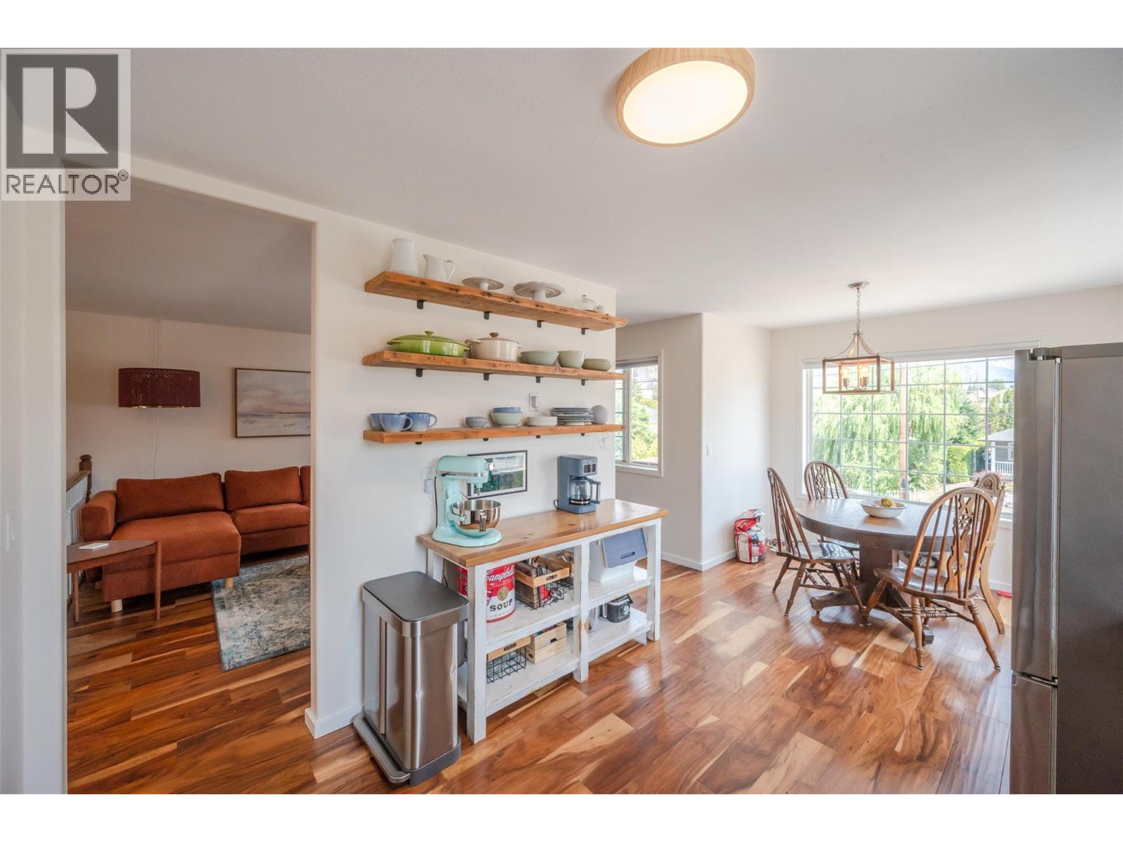 523 10th Avenue Unit# 2, Keremeos