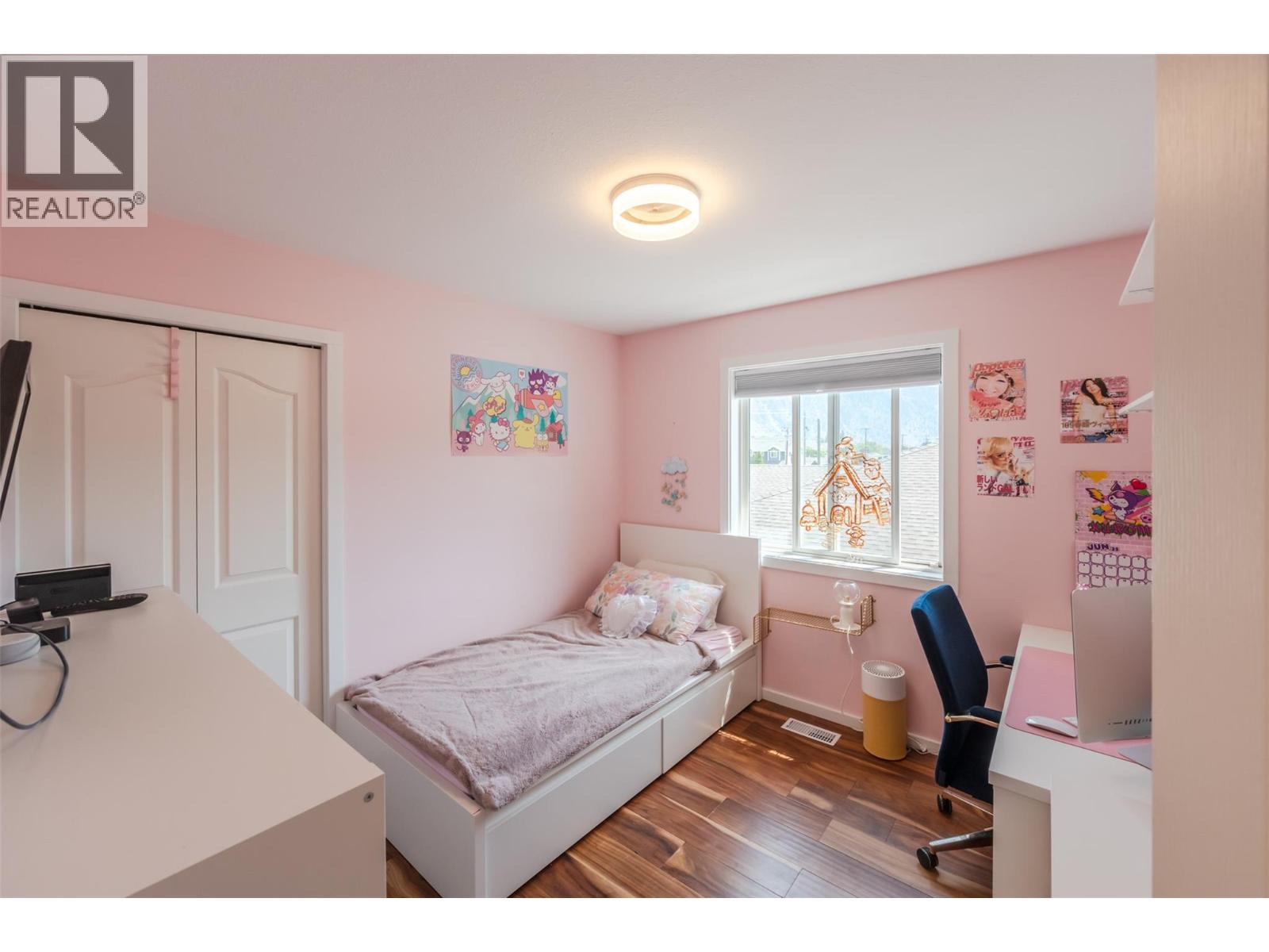 523 10th Avenue Unit# 2, Keremeos