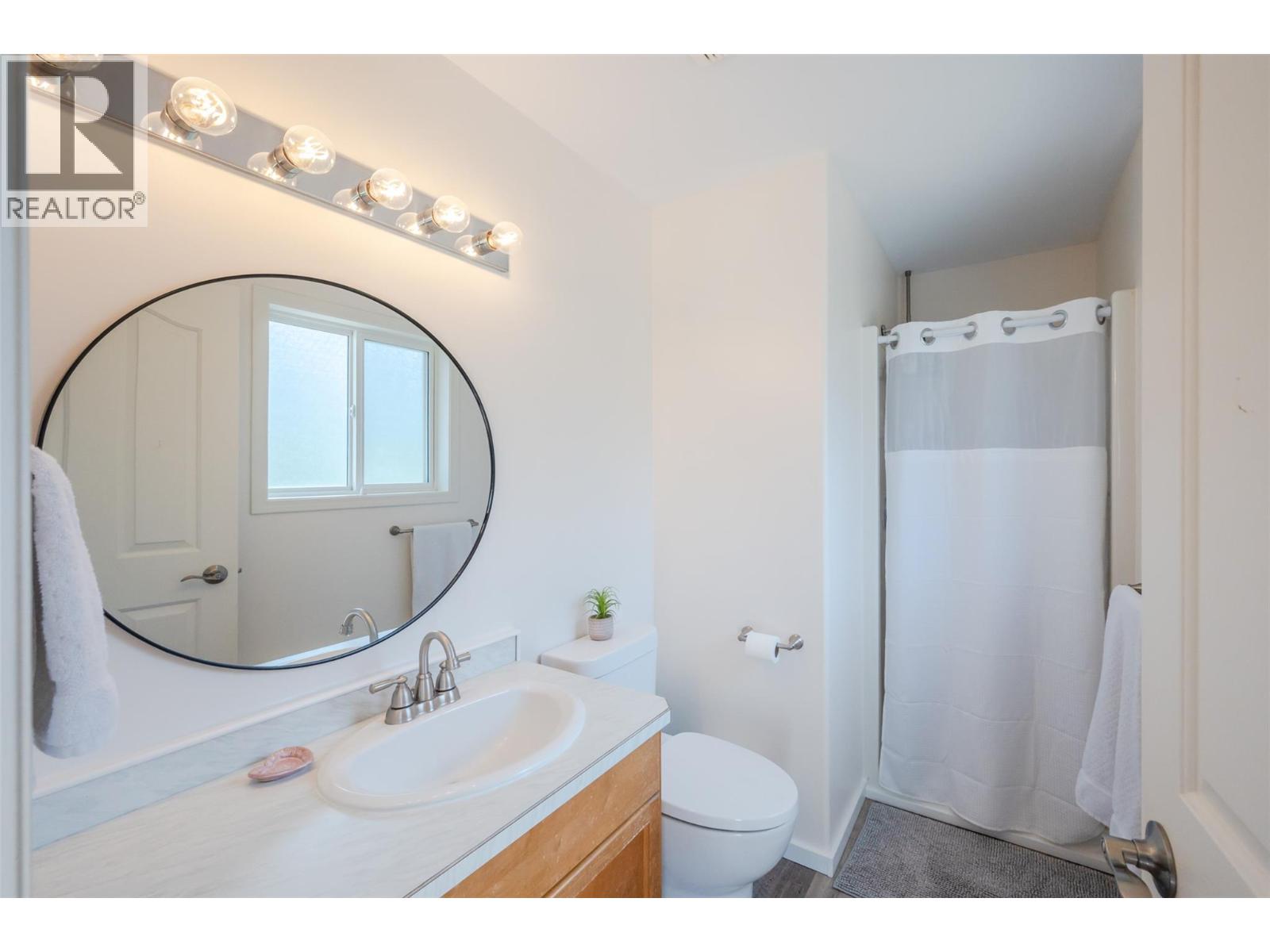 523 10th Avenue Unit# 2, Keremeos