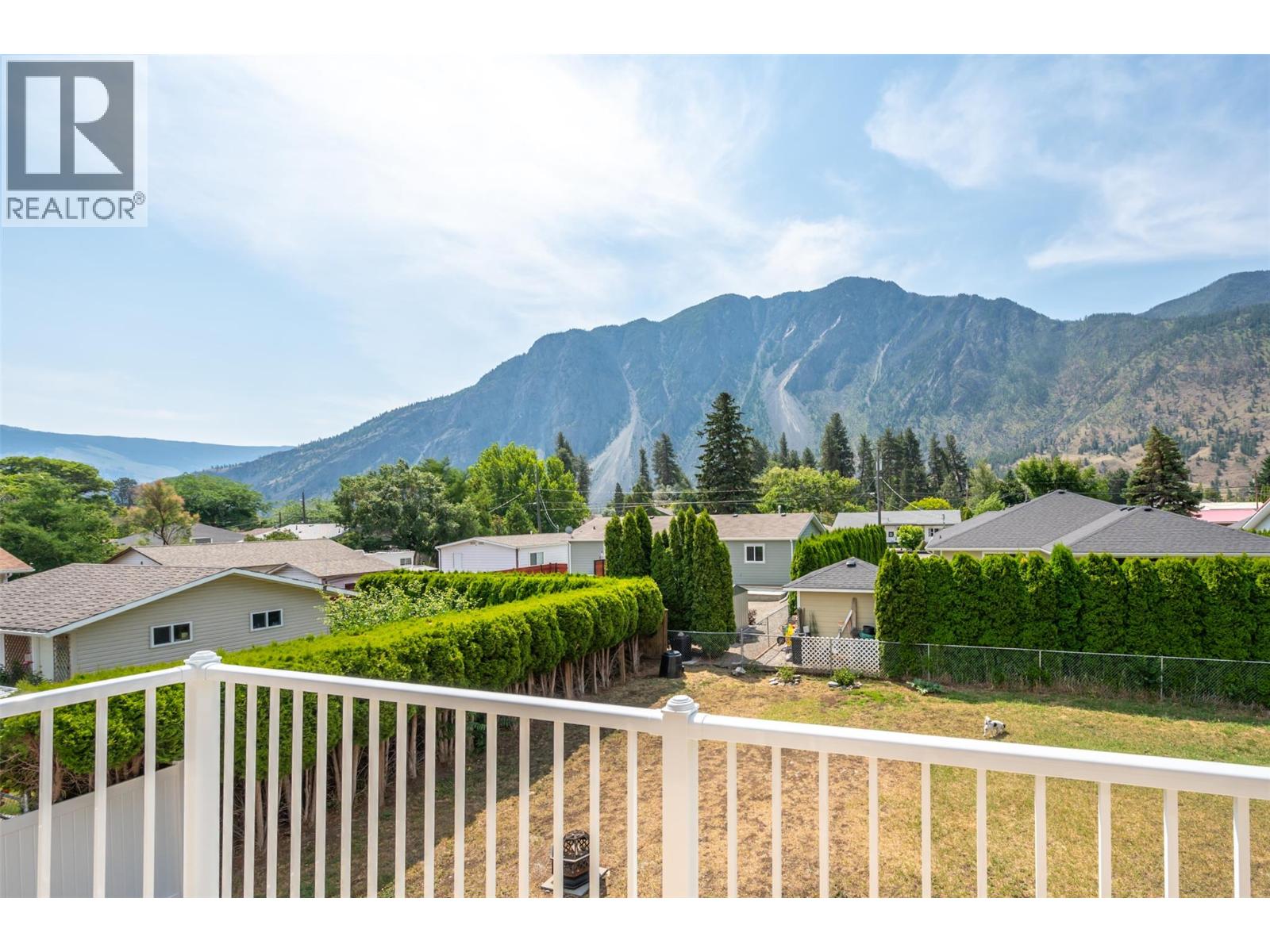 523 10th Avenue Unit# 2, Keremeos