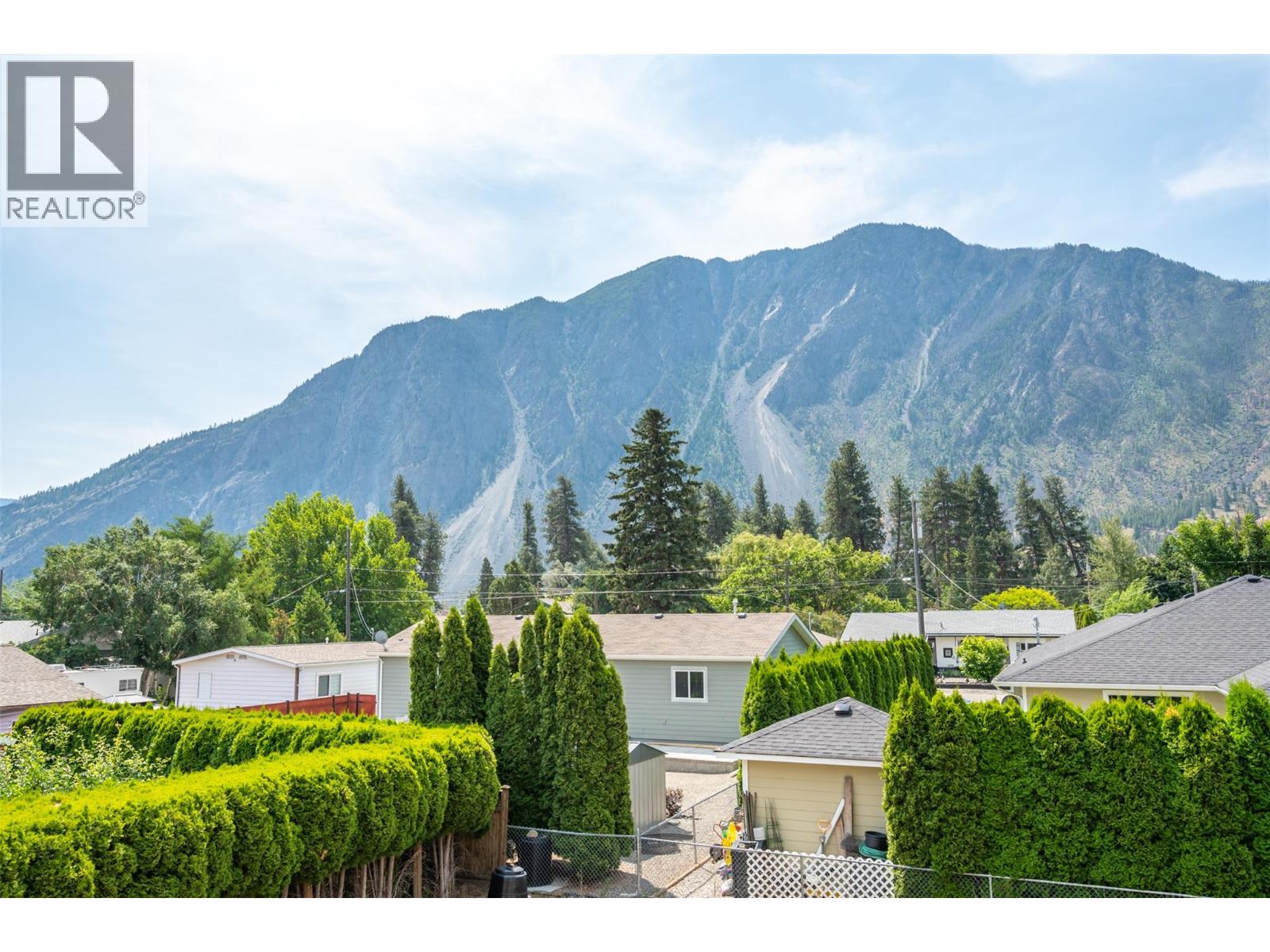 523 10th Avenue Unit# 2, Keremeos