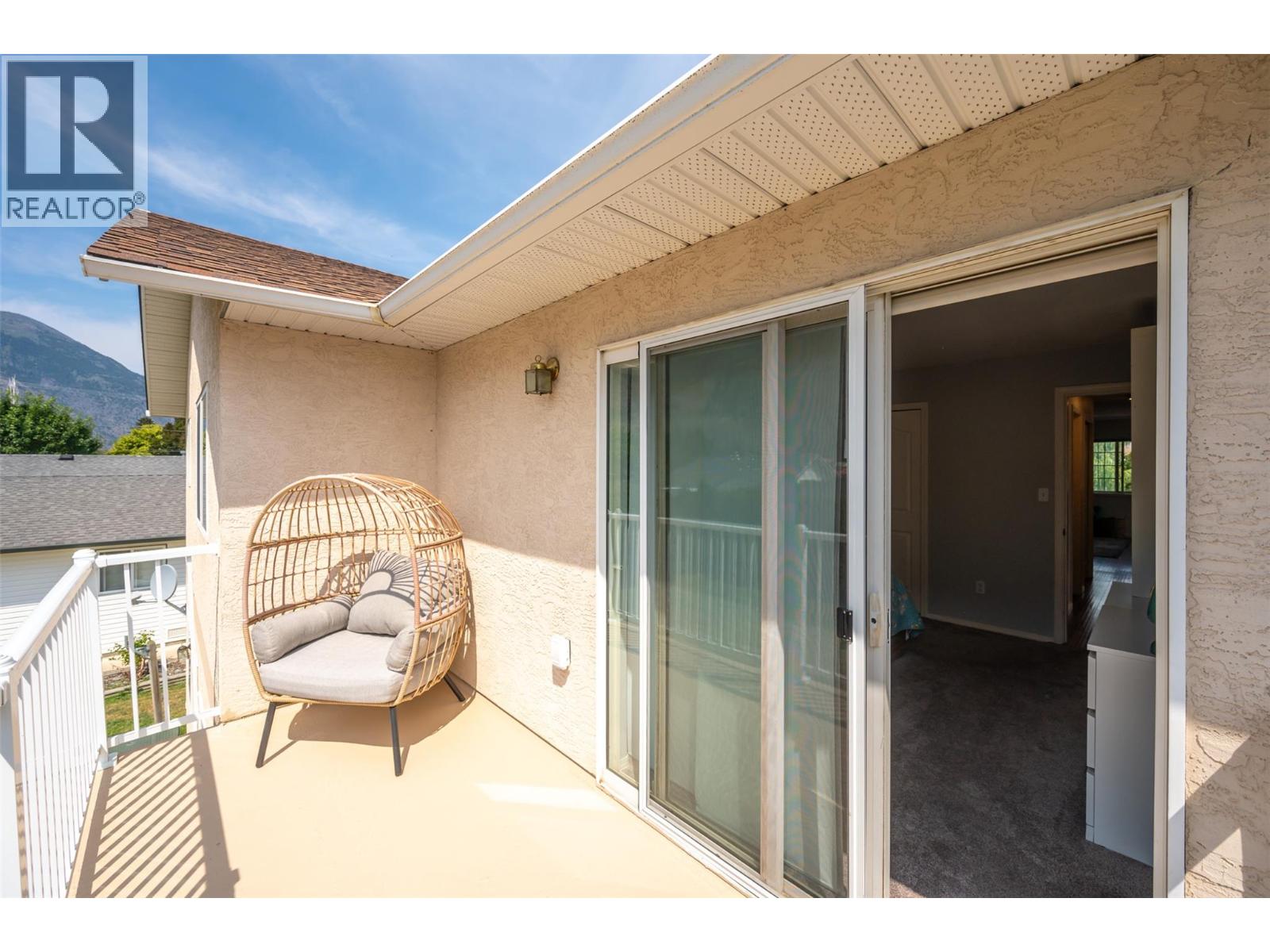 523 10th Avenue Unit# 2, Keremeos