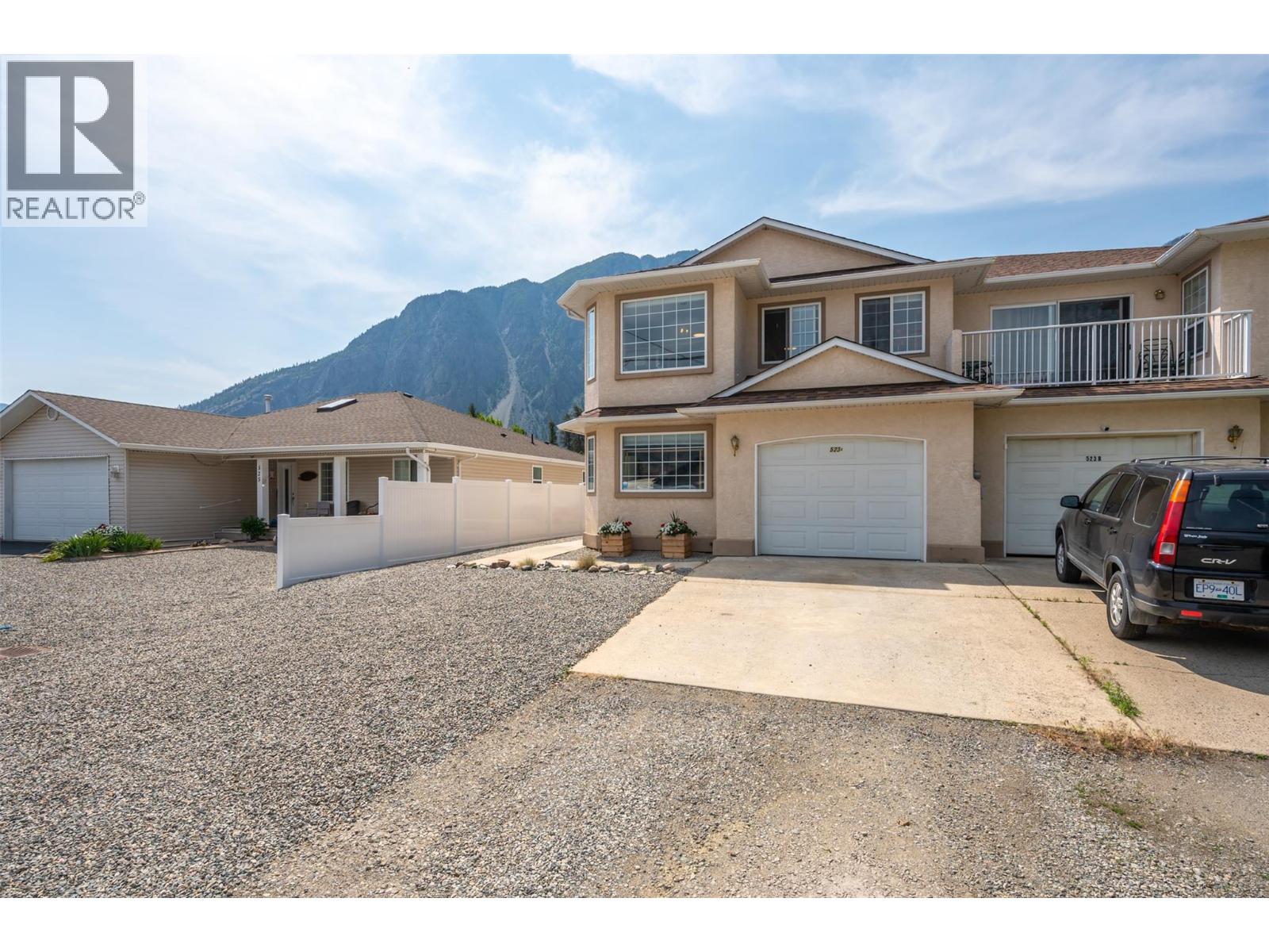523 10th Avenue Unit# 2, Keremeos