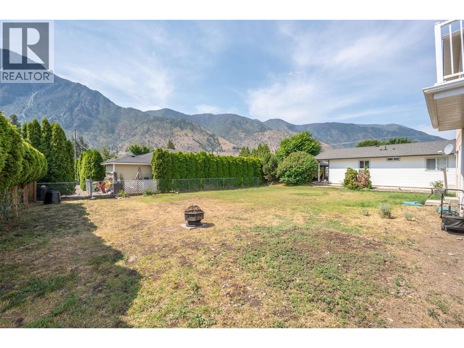 523 10th Avenue Unit# 2, Keremeos