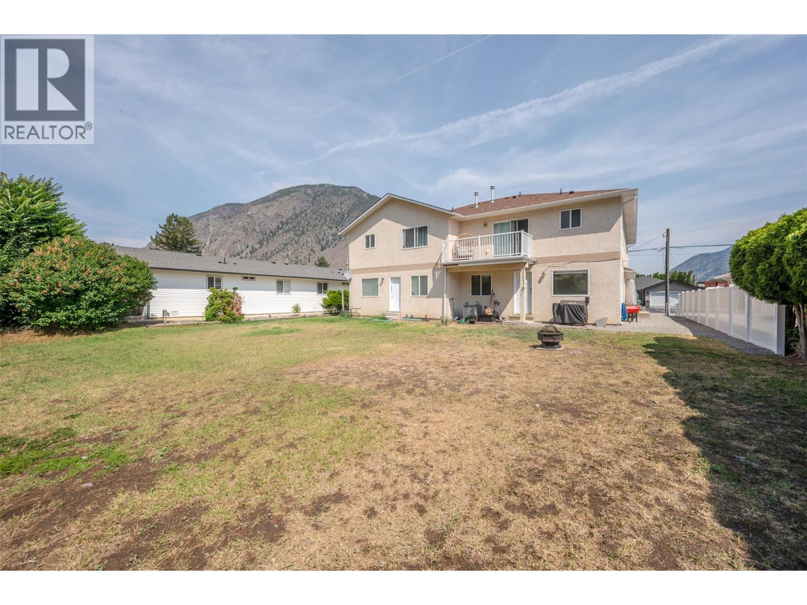 523 10th Avenue Unit# 2, Keremeos