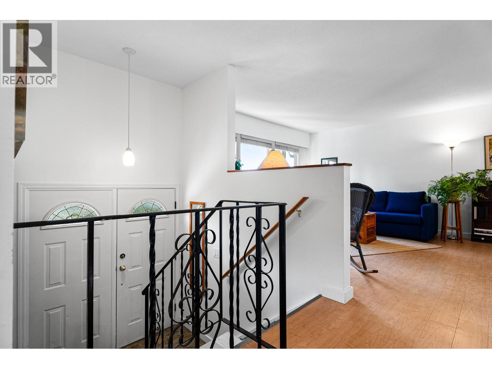 Photo 12 of 490 6 Street Se, Salmon Arm BC