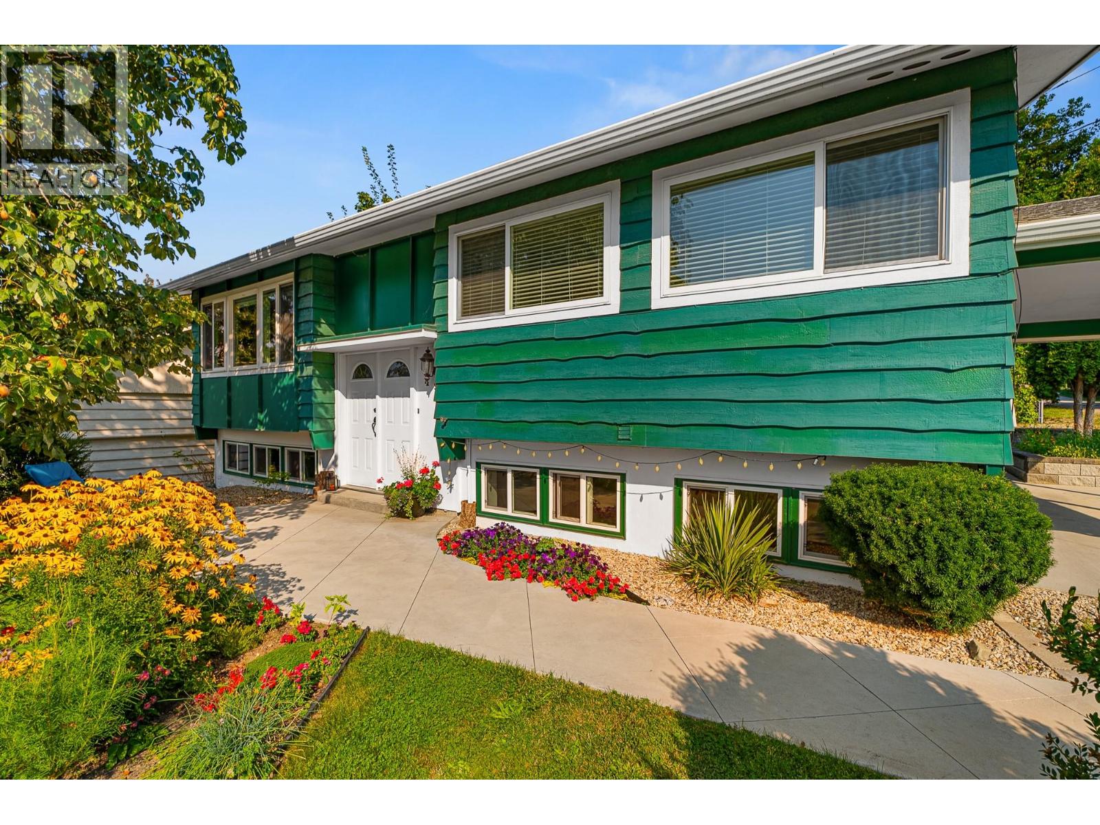 Photo 2 of 490 6 Street Se, Salmon Arm BC