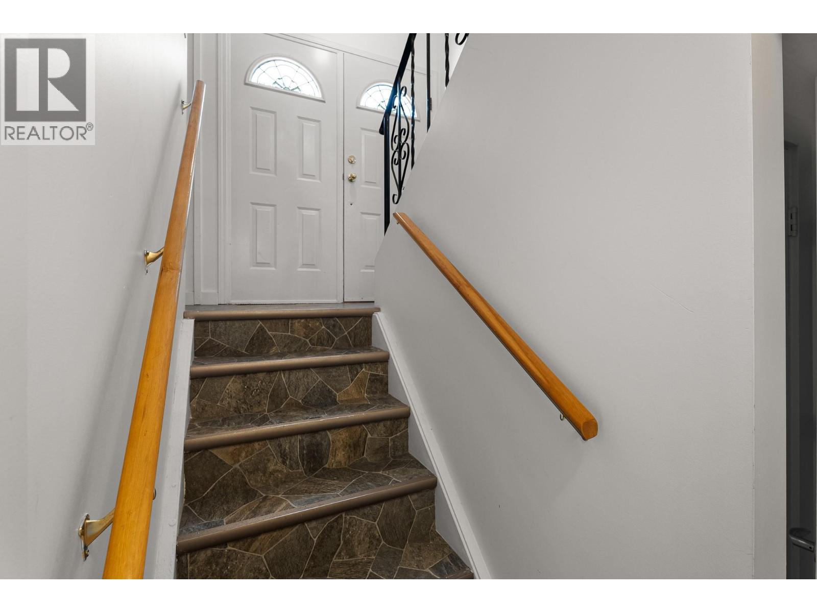 Photo 36 of 490 6 Street Se, Salmon Arm BC