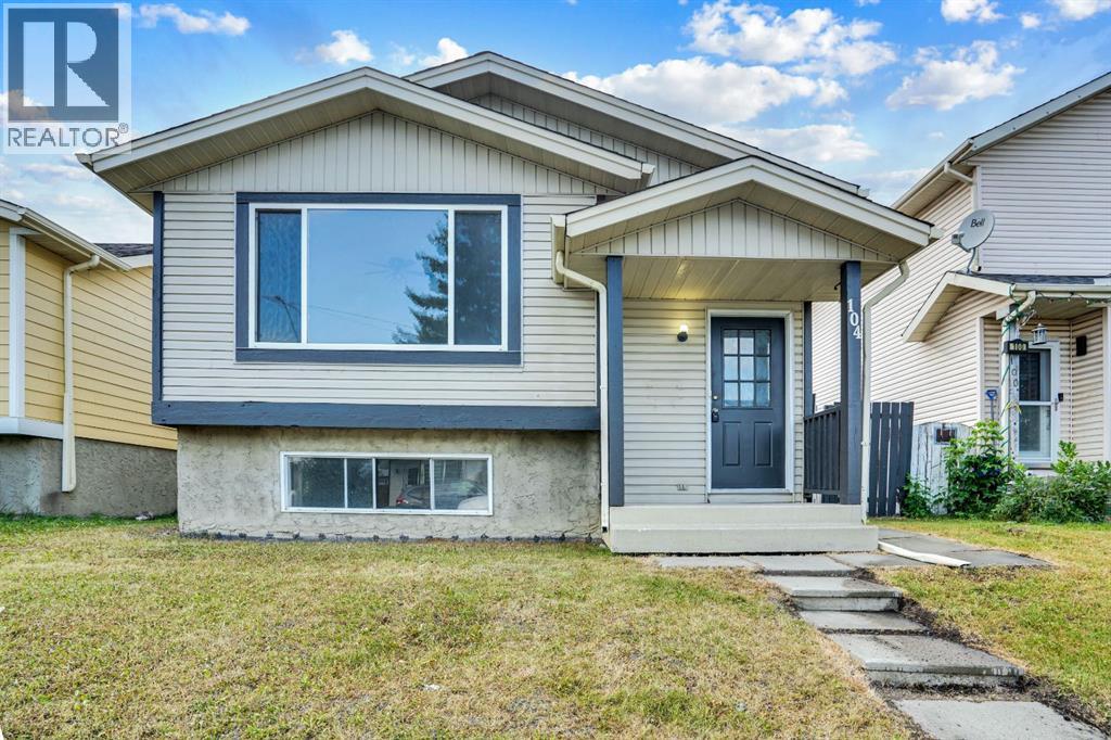 104 castlegreen Close NE, Calgary, Alberta