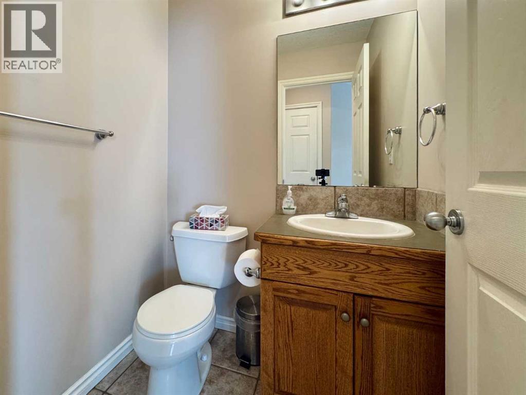 Photo 19 of 225 Cougar Way N, Lethbridge AB