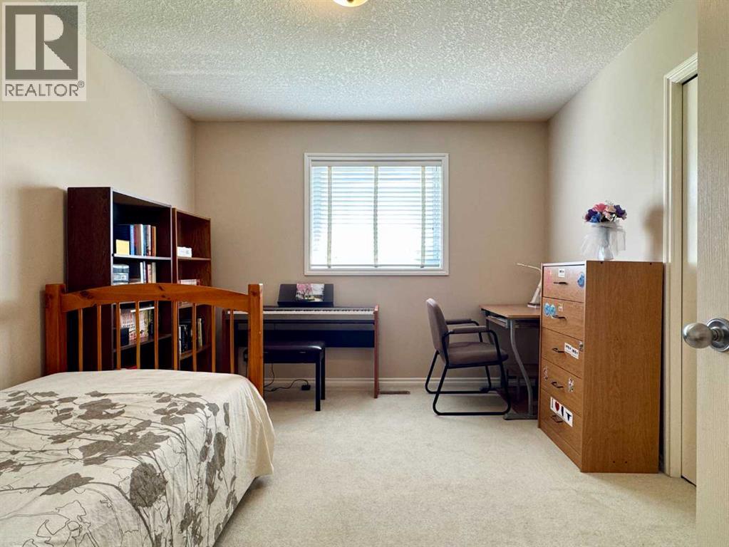 Photo 27 of 225 Cougar Way N, Lethbridge AB