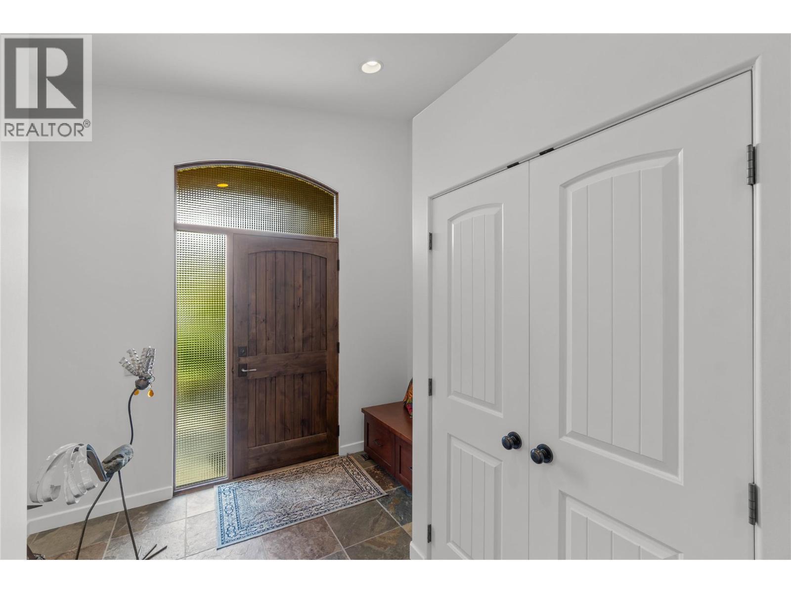 Photo 11 of 728 Rosewood Crescent, Kamloops BC