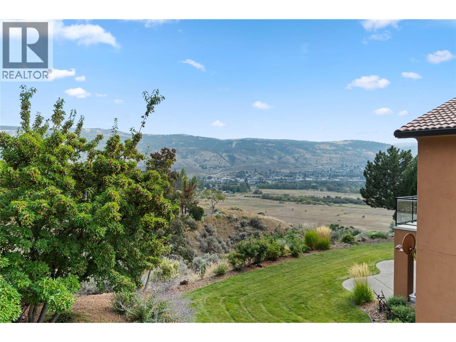 Photo 6 of 728 Rosewood Crescent, Kamloops BC