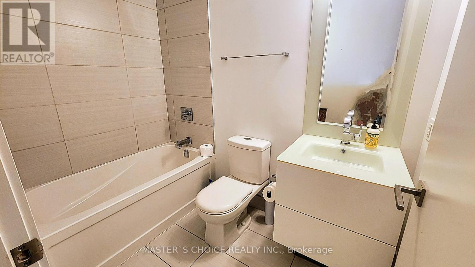 Photo 20 of 409 111 St Clair Avenue W, Toronto ON