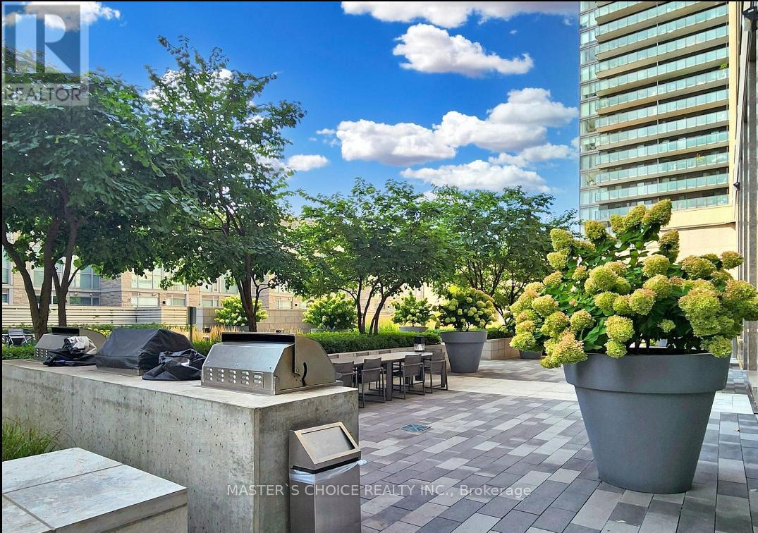 Photo 31 of 409 111 St Clair Avenue W, Toronto ON