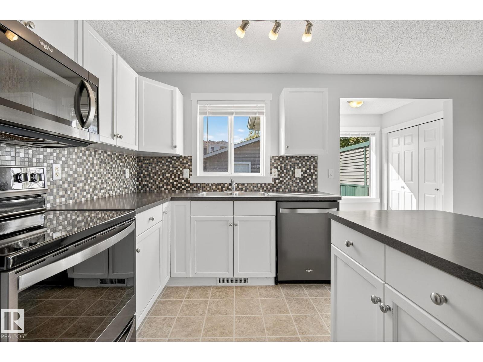 Photo 11 of 100 Bothwell Pl, Sherwood Park AB