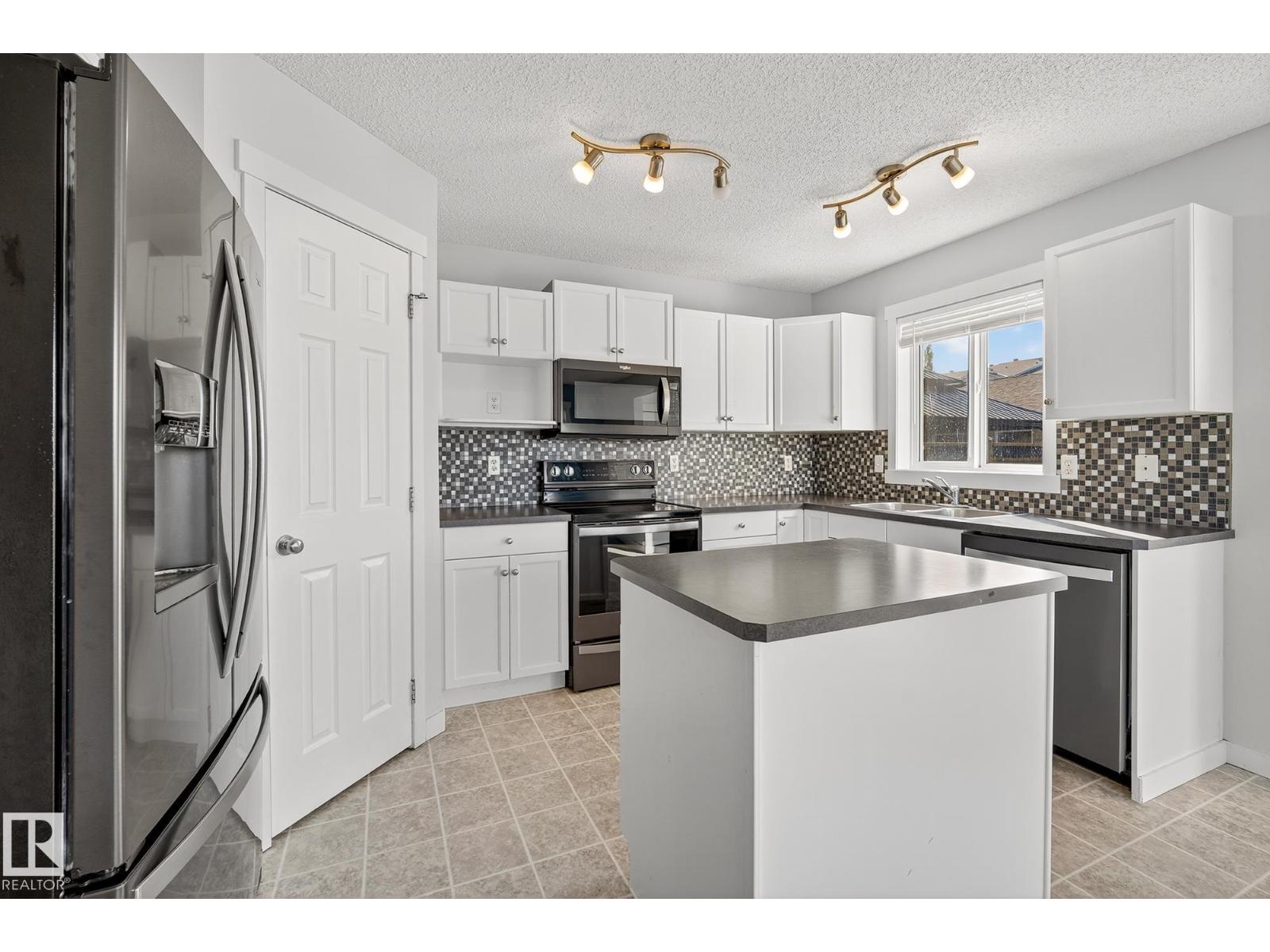 Photo 8 of 100 Bothwell Pl, Sherwood Park AB