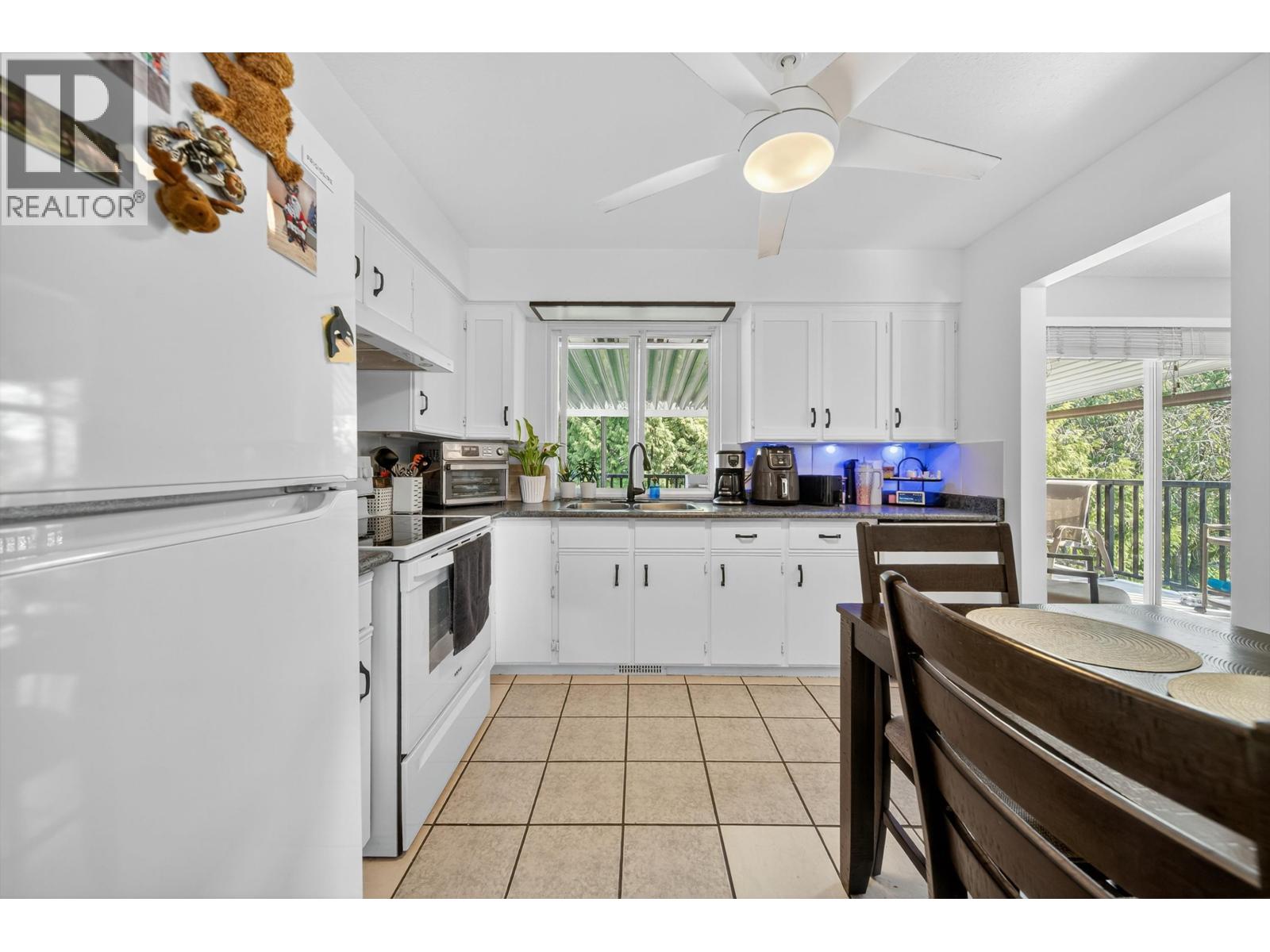 Photo 9 of 11912 229 Street, Maple Ridge BC