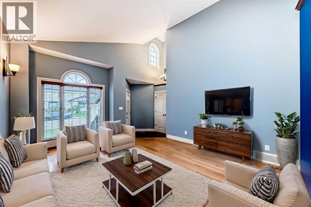 Photo 3 of 228 Kingston Way Se, Airdrie AB