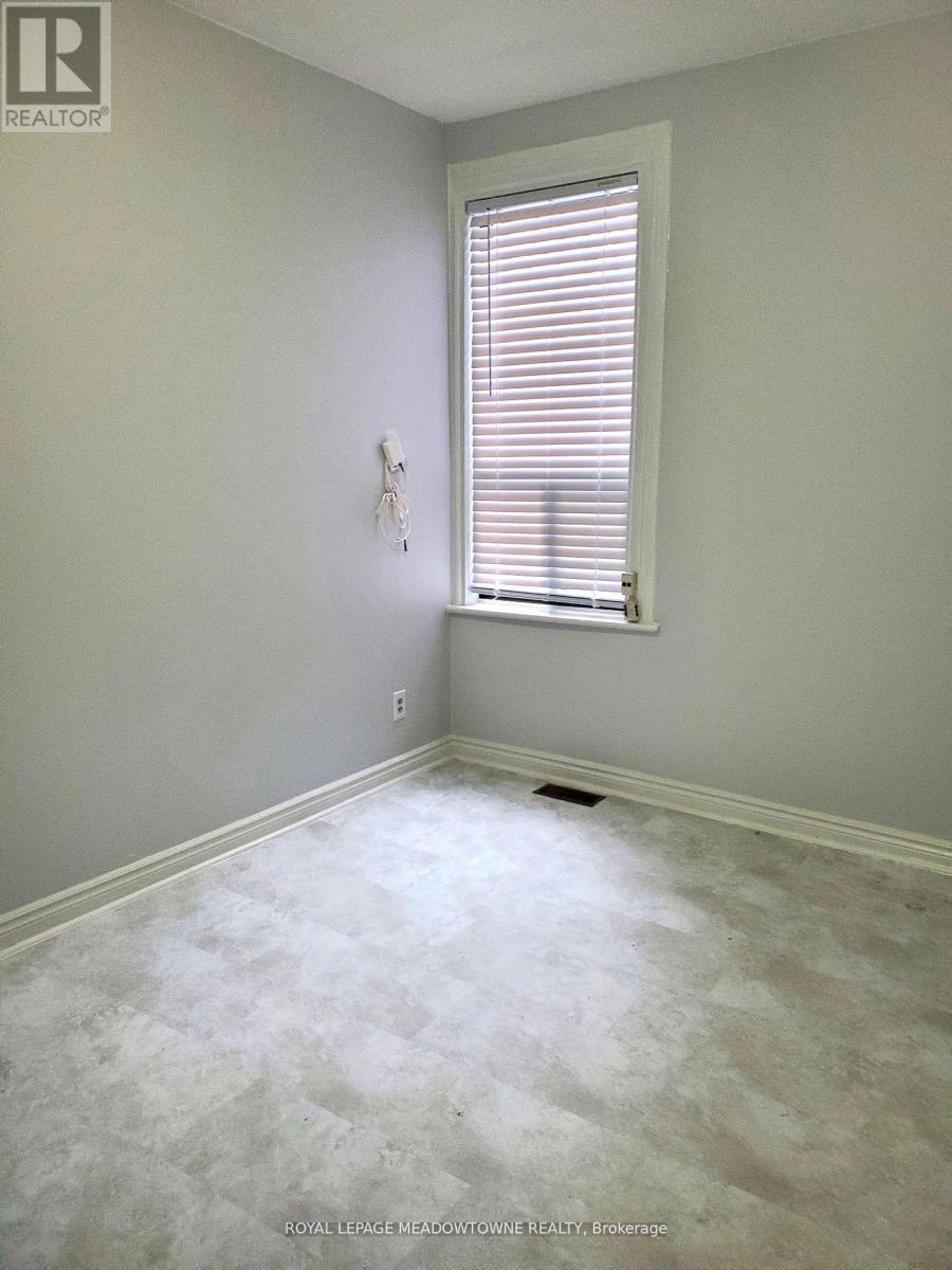 Photo 3 of 1 723 Dufferin Street, Toronto ON