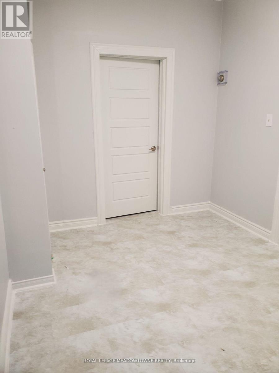 Photo 4 of 1 723 Dufferin Street, Toronto ON