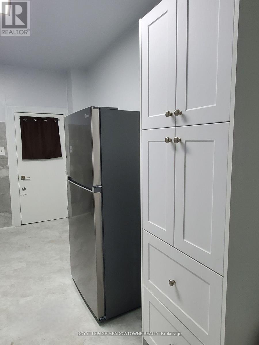 Photo 7 of 1 723 Dufferin Street, Toronto ON