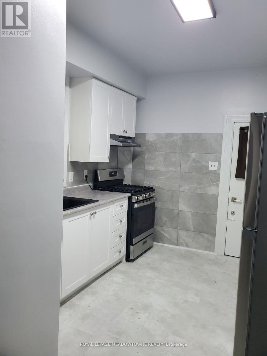 Photo 8 of 1 723 Dufferin Street, Toronto ON