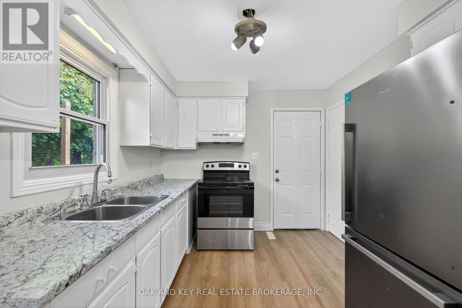 Photo 13 of 800 Monsarrat Avenue, London East ON