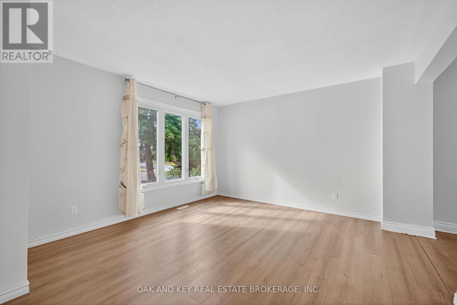 Photo 8 of 800 Monsarrat Avenue, London East ON