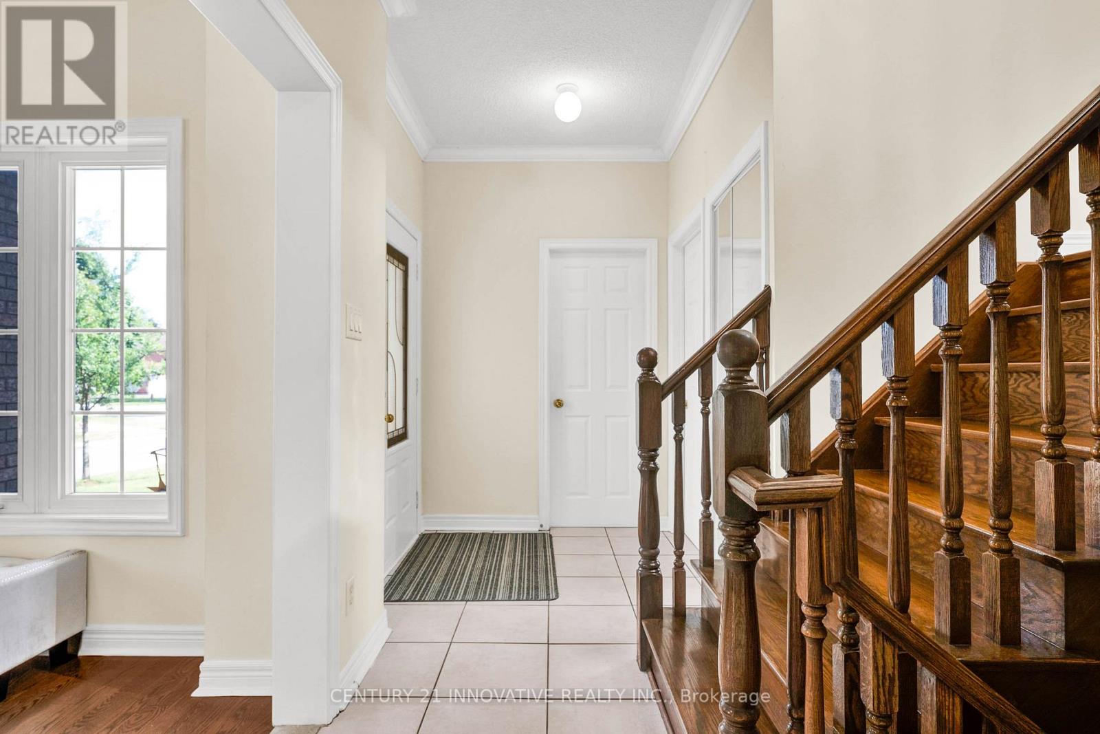 Photo 5 of 2476 Linwood Street, Pickering ON
