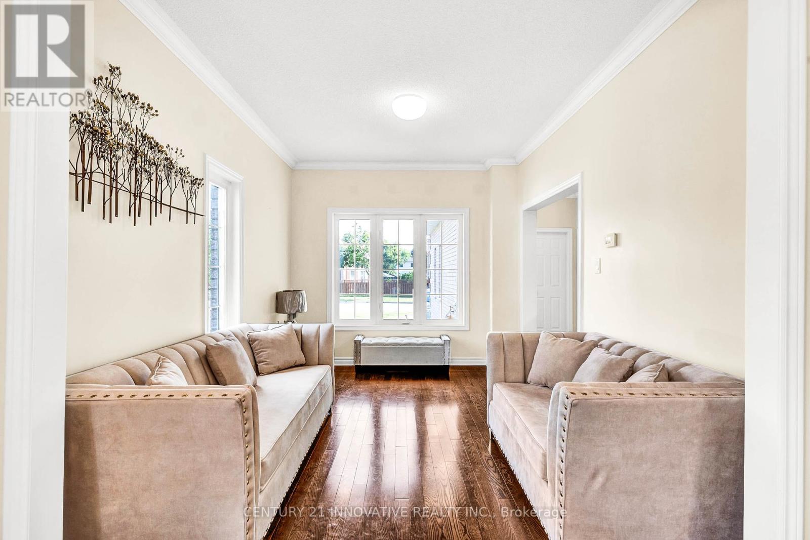 Photo 9 of 2476 Linwood Street, Pickering ON