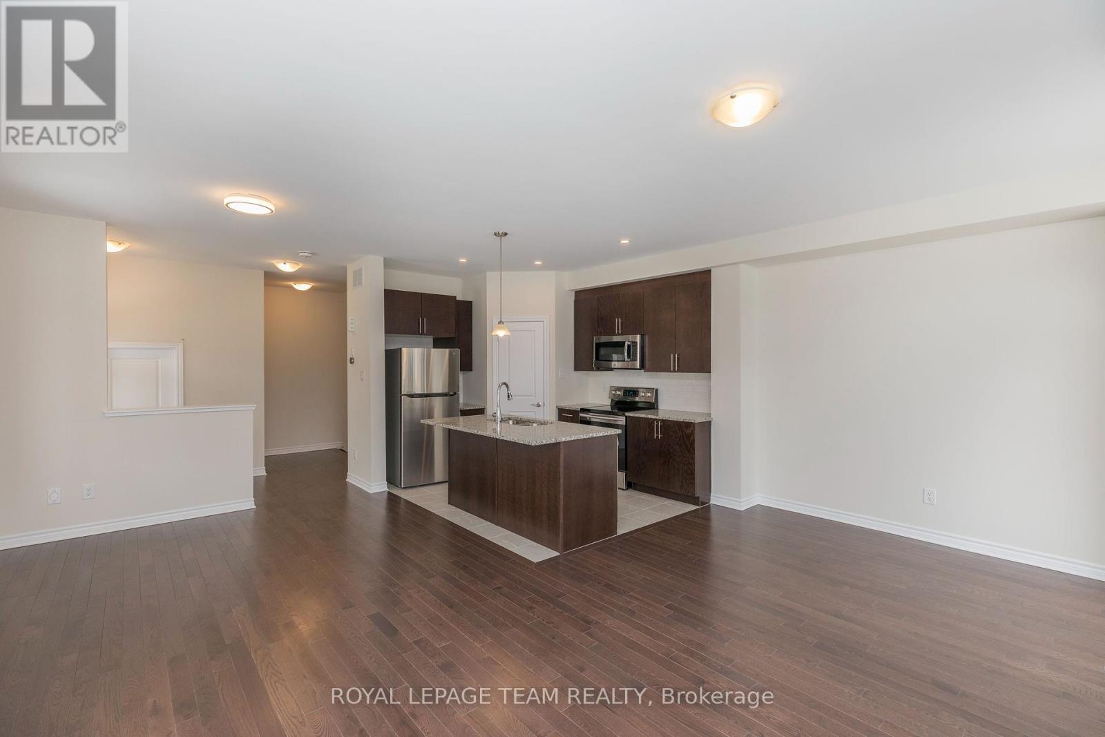 Photo 13 of 21 Rookie Crescent, Ottawa ON