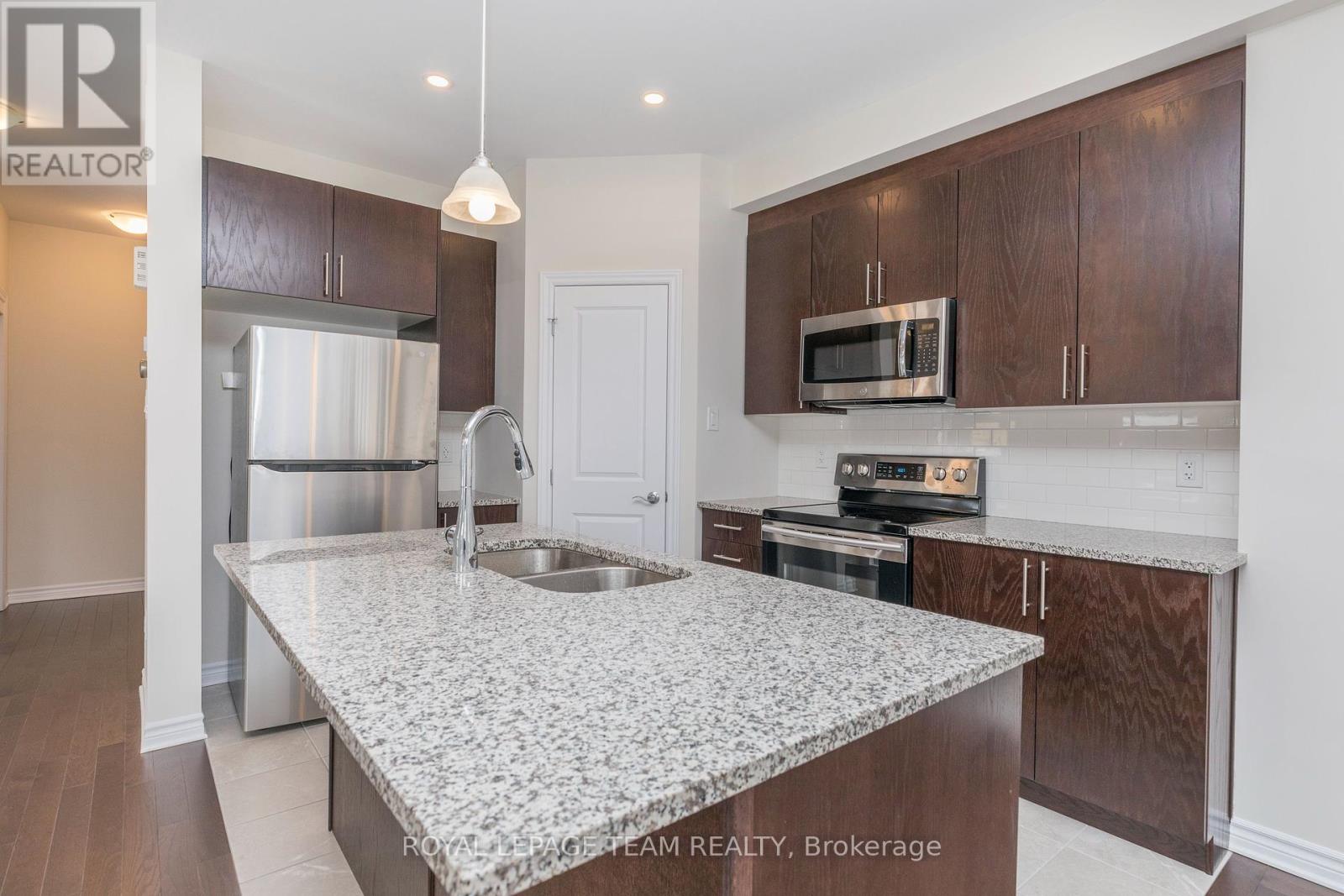 Photo 14 of 21 Rookie Crescent, Ottawa ON