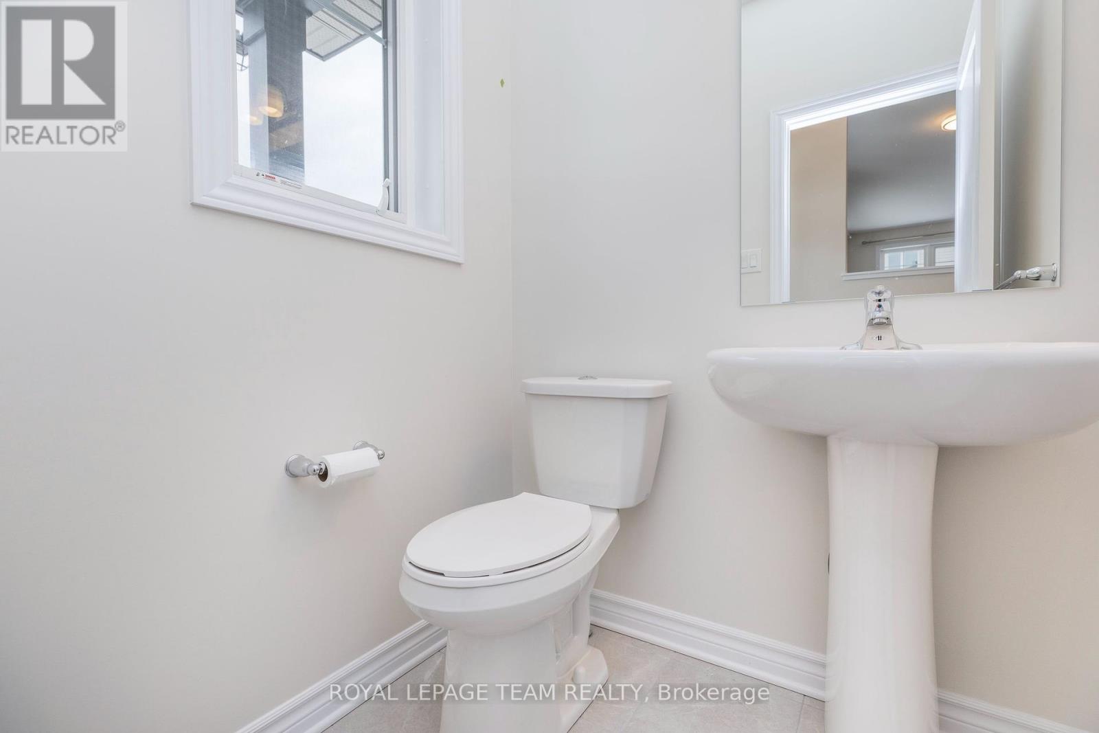 Photo 19 of 21 Rookie Crescent, Ottawa ON