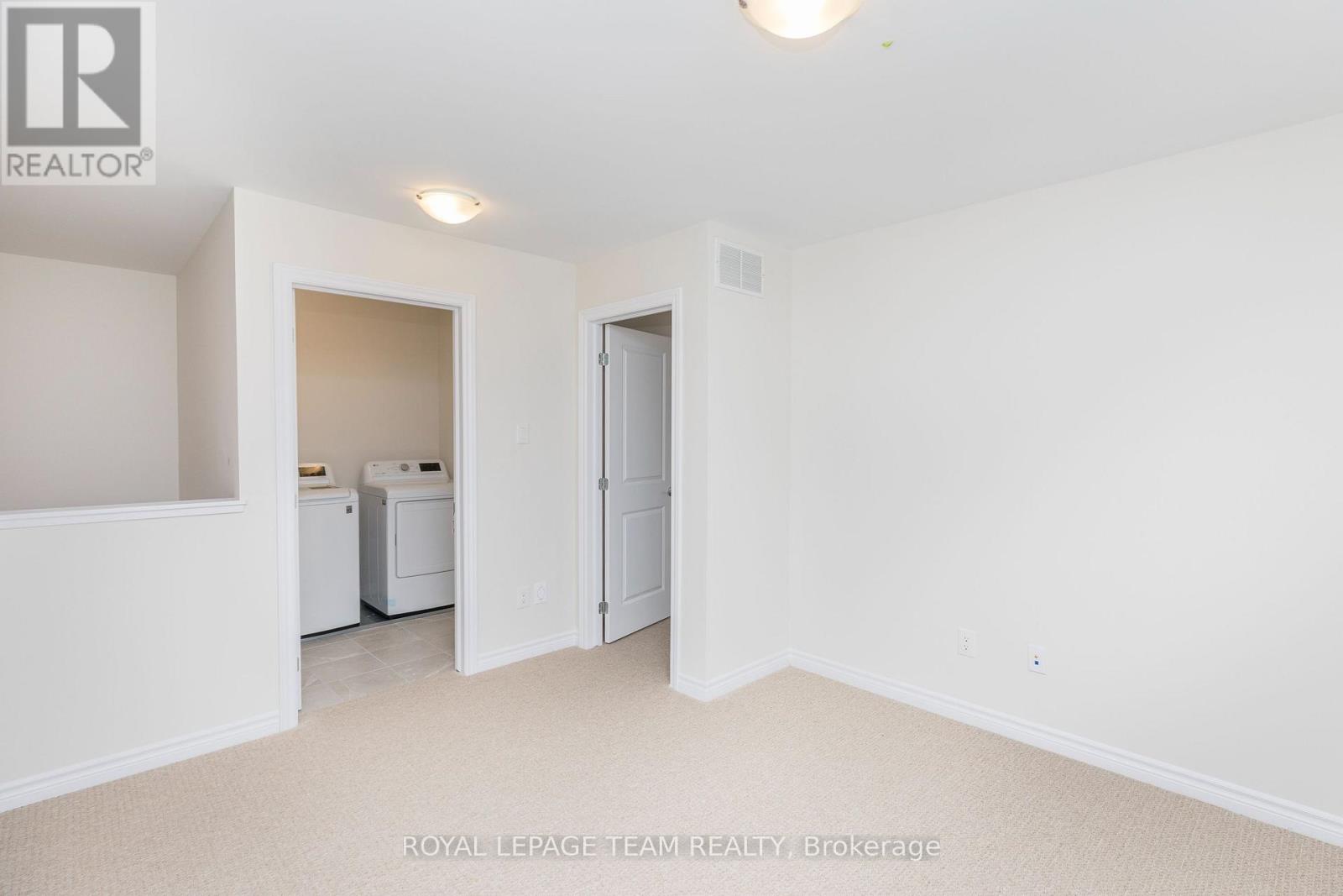 Photo 24 of 21 Rookie Crescent, Ottawa ON